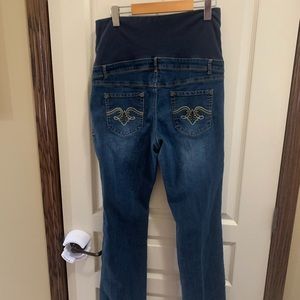 ⭐️TAKE 50% OFF⭐️ 🌟2x HOST PICK🌟 Thyme Maternity blue jeans